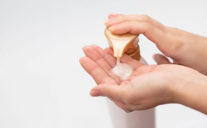 শ্যাম্পুতে সালফেট থাকা মানেই কি ক্ষতিকর, নাকি এটা আমাদের ভুল ধারণা?